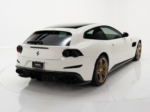 Used 2017 Ferrari GTC4Lusso image 5