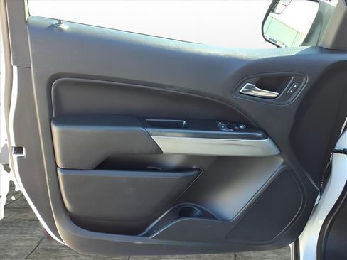 Used 2022 Chevrolet Colorado LT w/ Fleet Safety Package image 12