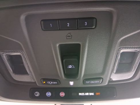 Used 2020 Chevrolet Silverado 1500 LT w/ All-Star Edition image 38