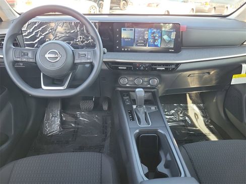 New 2026 Nissan Kicks S image 4