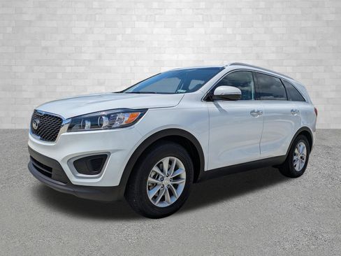 Used 2018 Kia Sorento FWD image 5