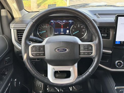Used 2024 Ford Expedition Max XLT image 11