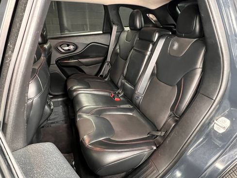 Used 2016 Jeep Cherokee Trailhawk w/ Cold Weather Group image 17