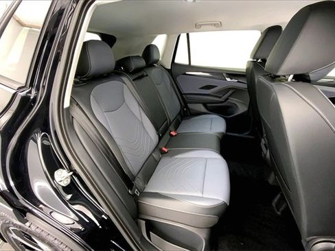 New 2026 Volkswagen Tiguan SE image 10