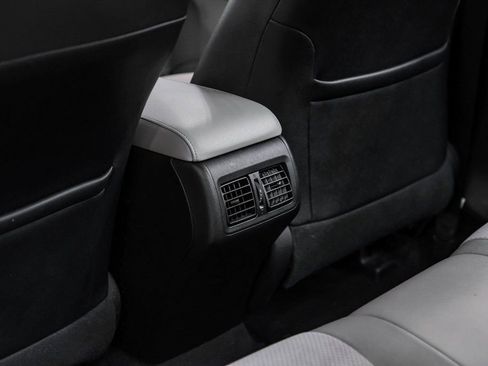 Used 2015 Toyota Camry XSE image 42