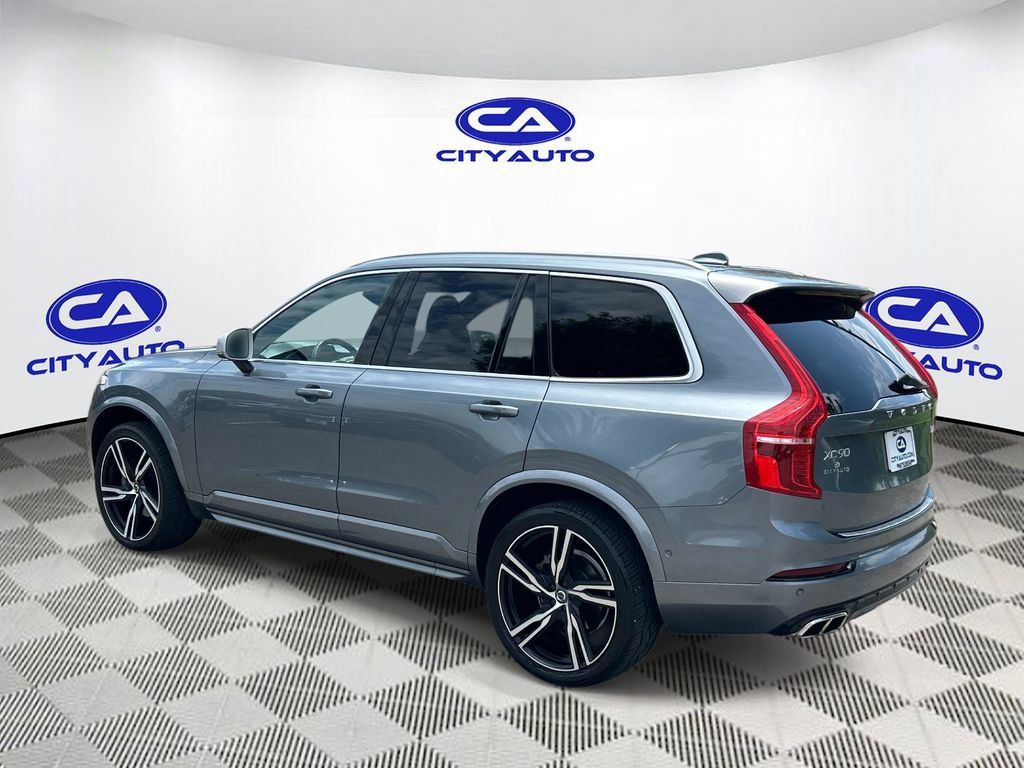 Used 2017 Volvo XC90 T5 R-Design w/ Vision Package FWD image 5