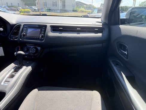 Used 2020 Honda HR-V LX image 24