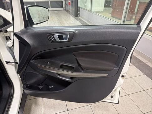 Used 2019 Ford EcoSport SE w/ SE Convenience Package image 24