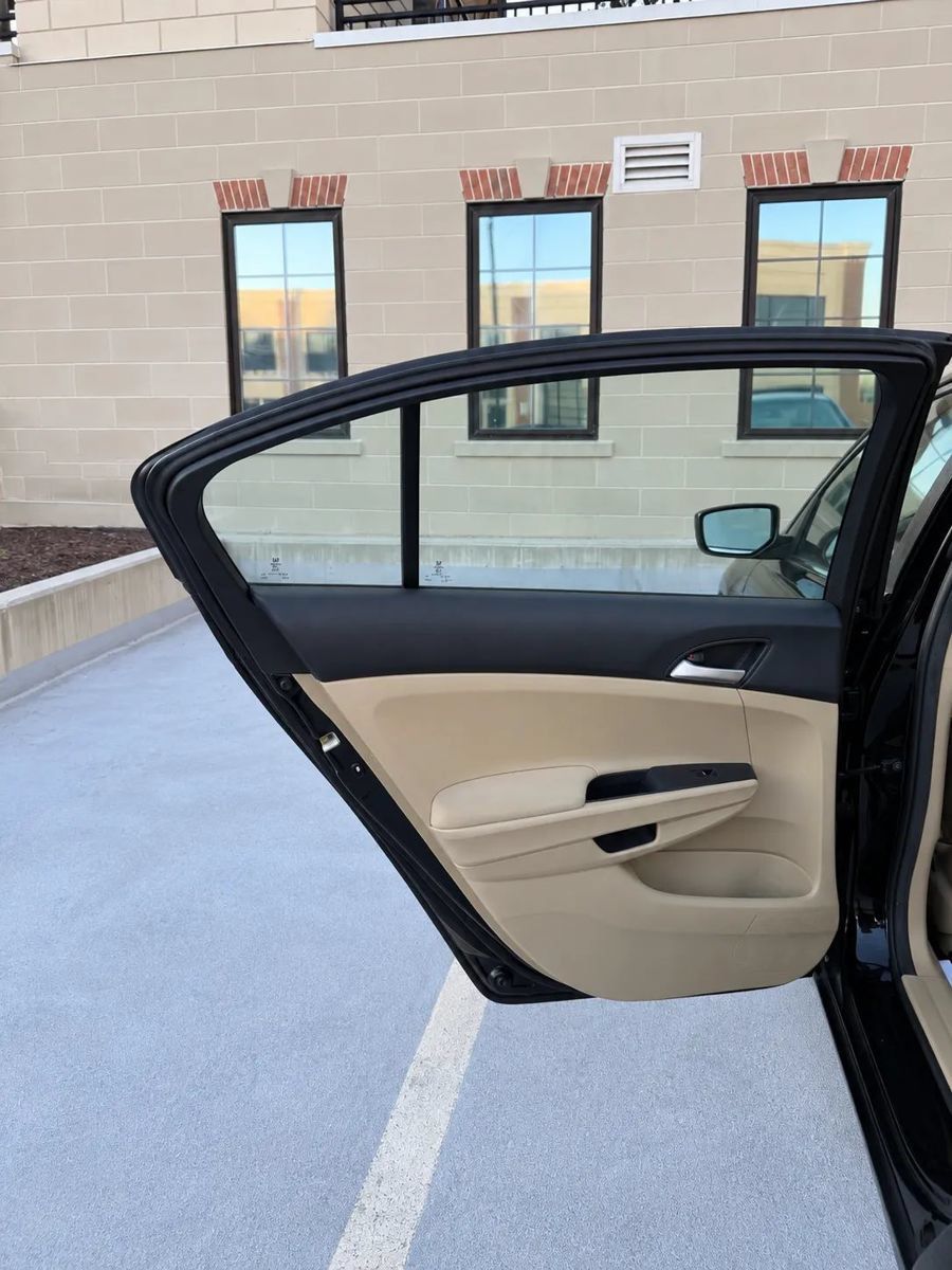 Used 2011 Honda Accord SE image 15