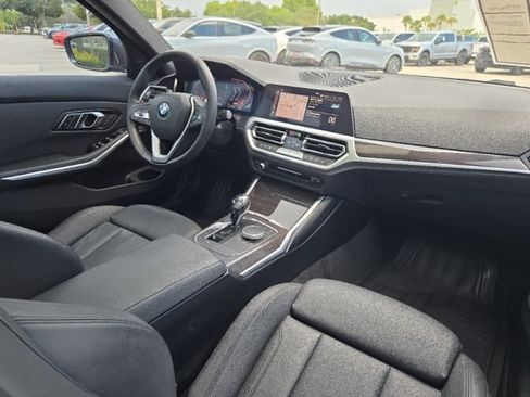 Used 2020 BMW 330i Sedan w/ Convenience Package RWD image 25