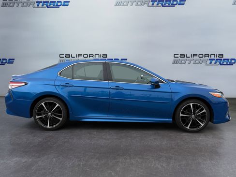 Used 2020 Toyota Camry XSE image 4