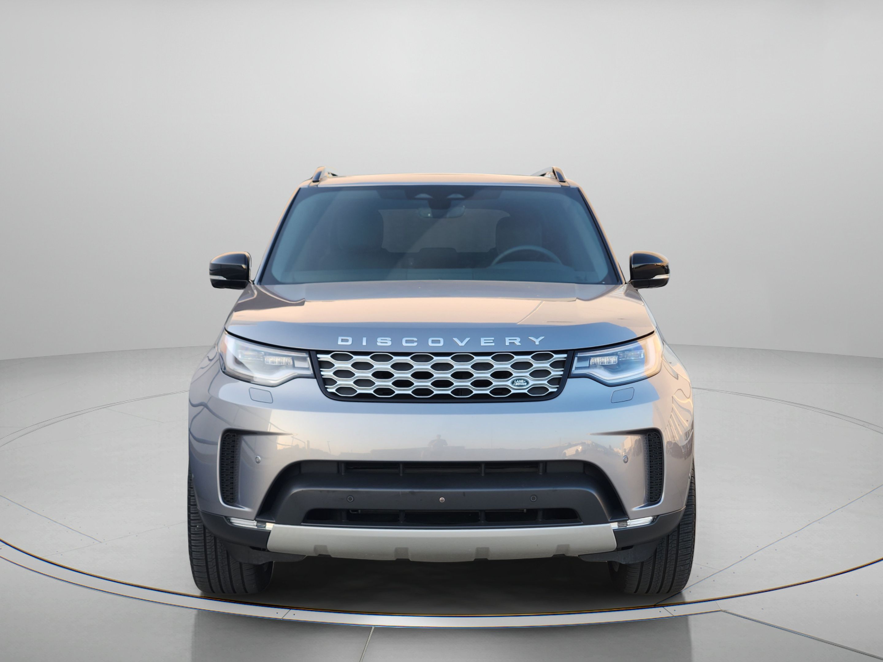 Certified 2025 Land Rover Discovery S AWD/4WD image 6