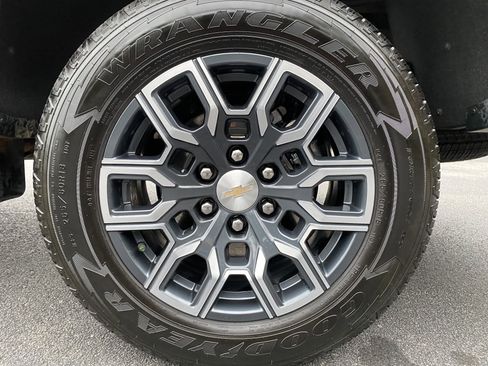 Used 2023 Chevrolet Colorado LT w/ LT Convenience Package III image 40