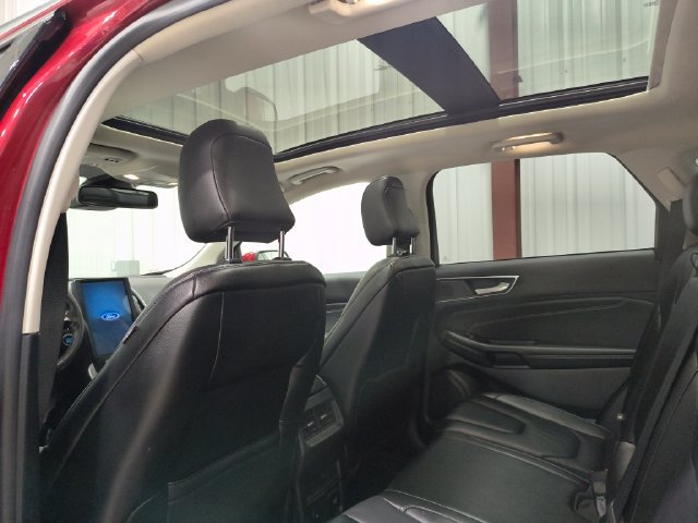 Used 2022 Ford Edge Titanium w/ Class II Trailer Tow Package AWD/4WD image 18