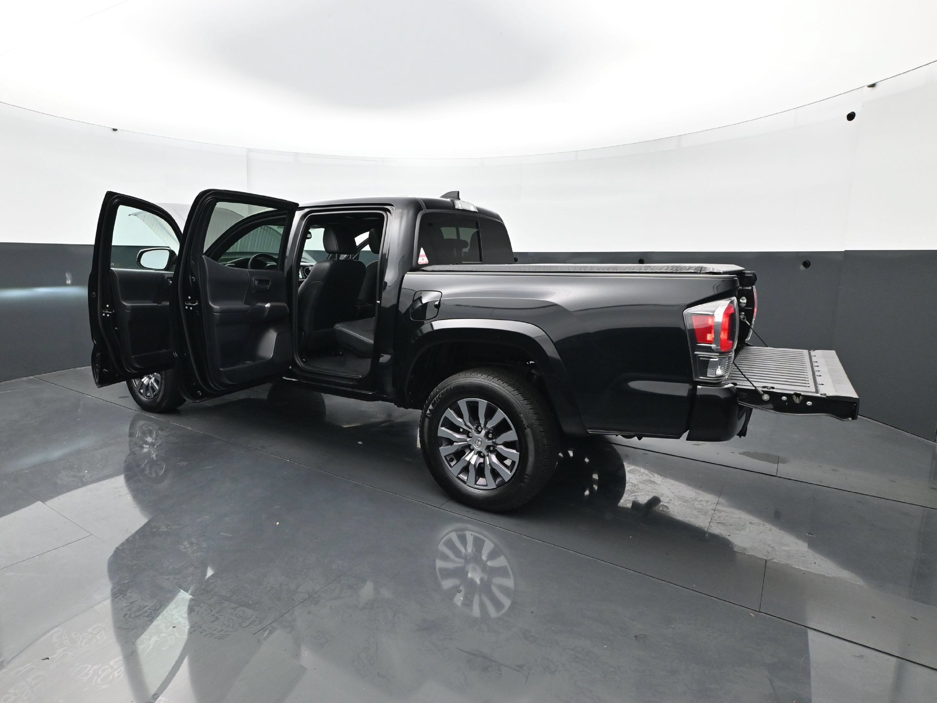 Used 2021 Toyota Tacoma Limited AWD/4WD image 32