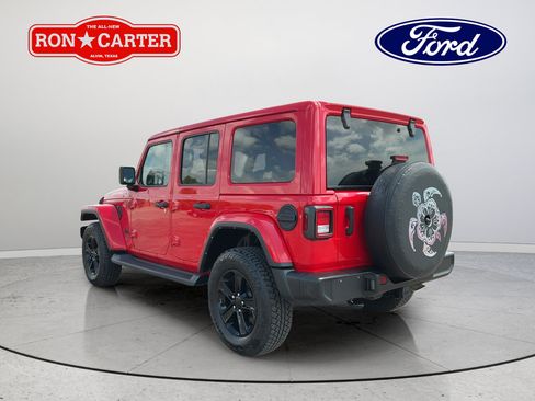 Used 2021 Jeep Wrangler Unlimited Sahara AWD/4WD image 4
