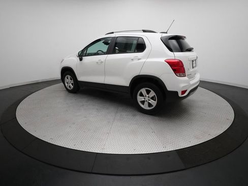 Certified 2022 Chevrolet Trax LT w/ LT Convenience Package image 32