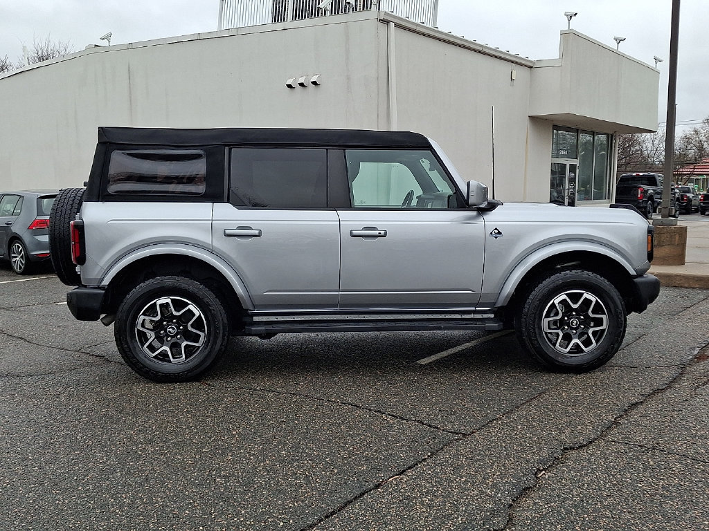 Used 2023 Ford Bronco 4-Door AWD/4WD image 10