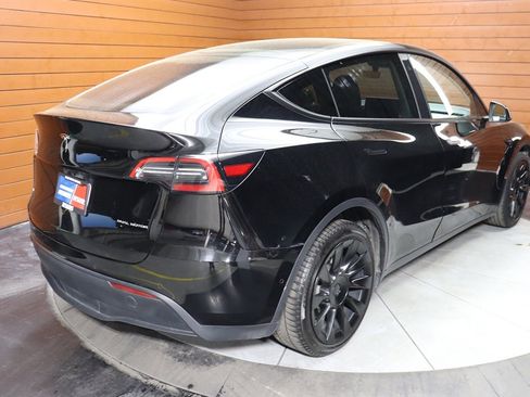 Used 2023 Tesla Model Y Long Range image 36