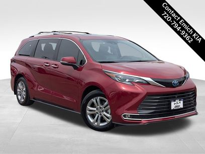 Used 2024 Toyota Sienna Platinum