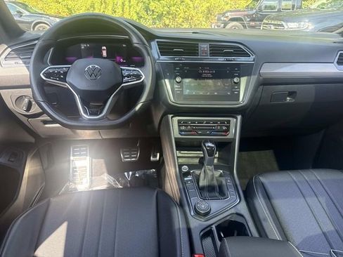 Used 2022 Volkswagen Tiguan SE R-Line image 16