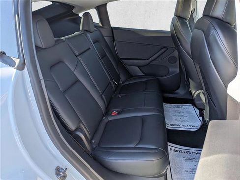 Used 2021 Tesla Model Y Long Range image 19