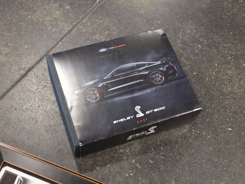 Used 2021 Ford Mustang Shelby GT500 w/ Carbon Fiber Track Pack RWD image 37
