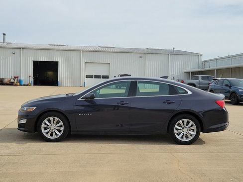 Used 2025 Chevrolet Malibu LT FWD image 3