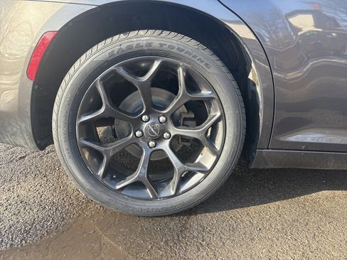 Used 2020 Chrysler 300 S image 13