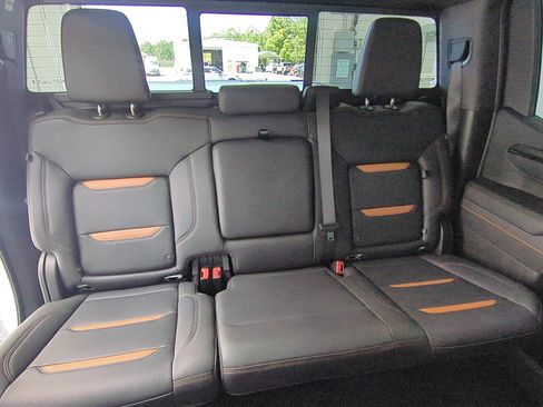 Used 2025 GMC Sierra 1500 AT4 w/ AT4 Premium Package AWD/4WD image 22