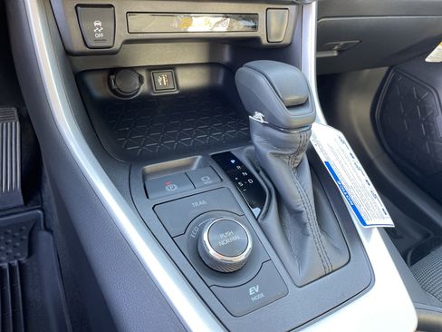 New 2025 Toyota RAV4 LE image 9