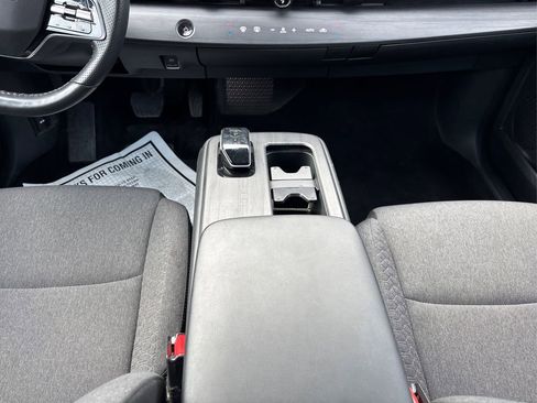 Used 2023 Nissan Ariya VENTURE+ image 18