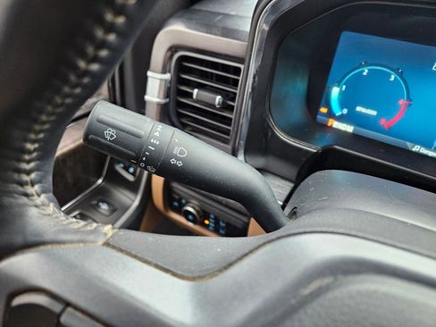 Used 2024 Ford F250 Lariat w/ Chrome Package image 14