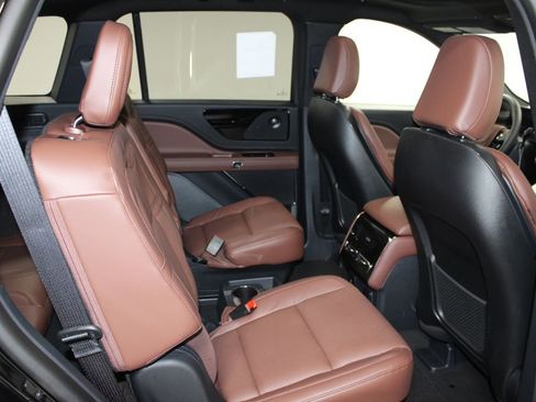 New 2026 Lincoln Aviator Reserve image 32