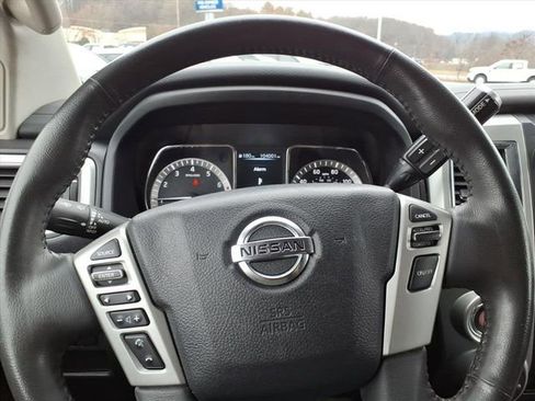 Used 2017 Nissan Titan SV image 20