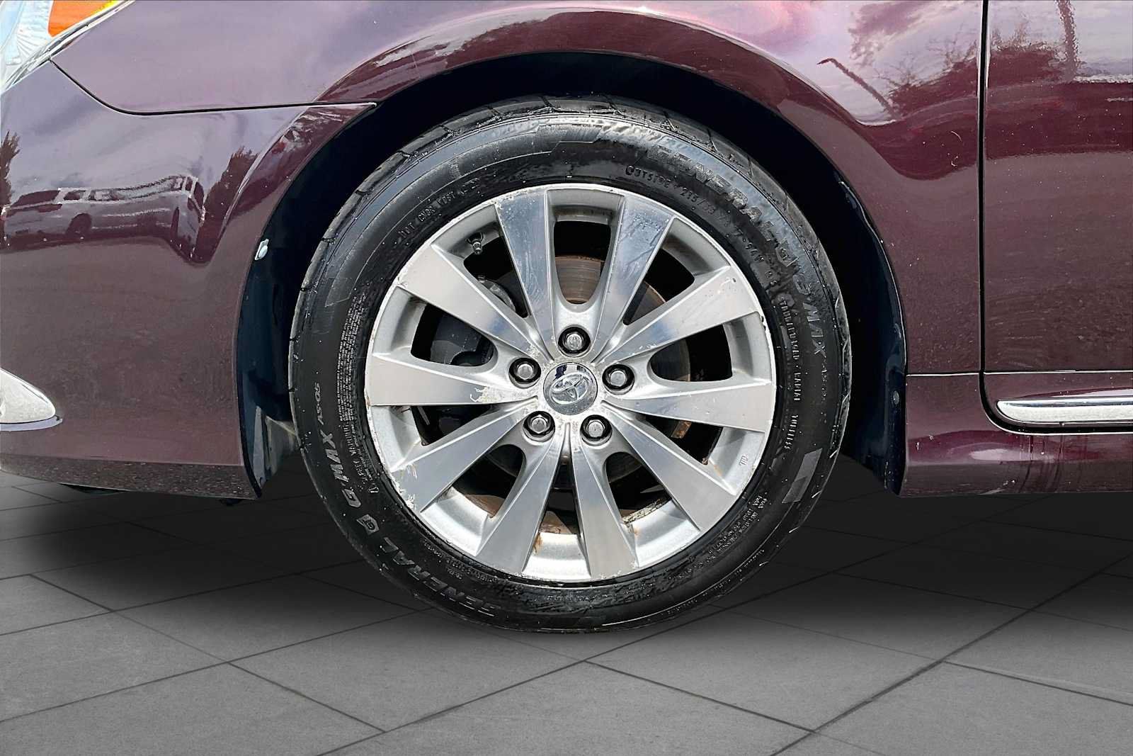 Used 2011 Toyota Avalon Limited FWD image 10