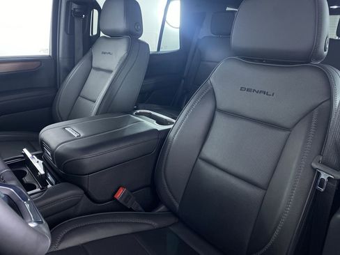 Certified 2025 GMC Yukon Denali image 10