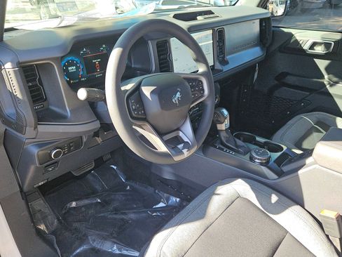 New 2025 Ford Bronco 4-Door image 8