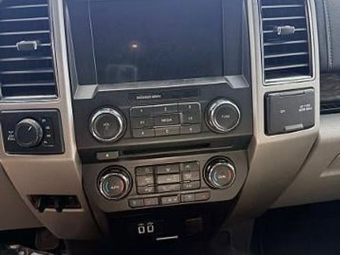 Used 2018 Ford F150 Lariat AWD/4WD image 11