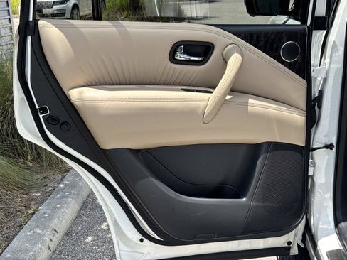 Used 2022 Nissan Armada Platinum w/ Captain's Chairs Package RWD image 13