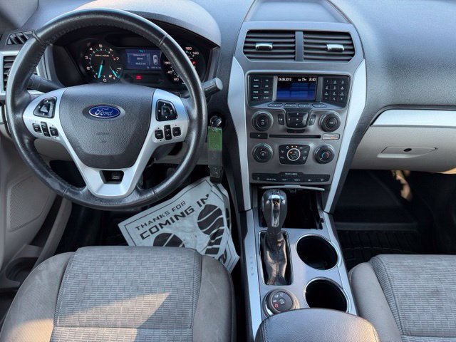 Used 2014 Ford Explorer XLT AWD/4WD image 3