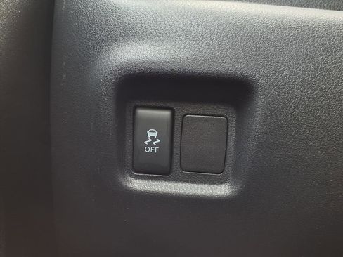 Used 2015 Nissan Versa S image 17