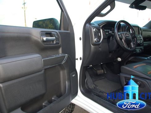 Used 2021 GMC Sierra 1500 AT4 w/ AT4 Value Package AWD/4WD image 11