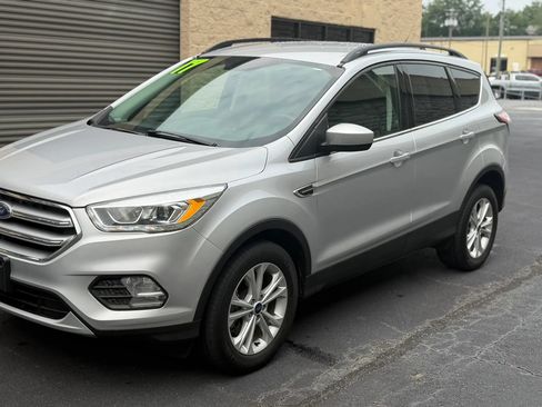 Used 2017 Ford Escape SE w/ Equipment Group 201A AWD/4WD image 37