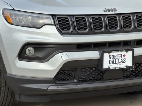 New 2026 Jeep Compass Latitude image 7