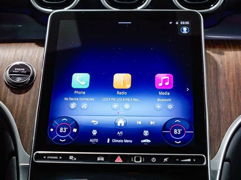 Used 2025 Mercedes-Benz GLC 300 image 13