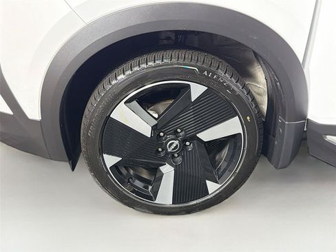 Used 2025 Nissan Kicks SR w/ SR Premium Package AWD/4WD image 33