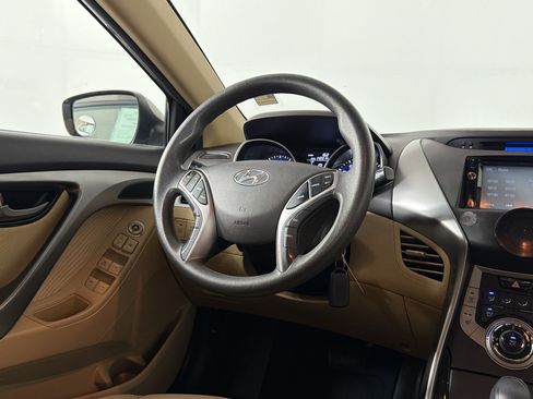 Used 2013 Hyundai Elantra GLS w/ Preferred Pkg FWD image 24
