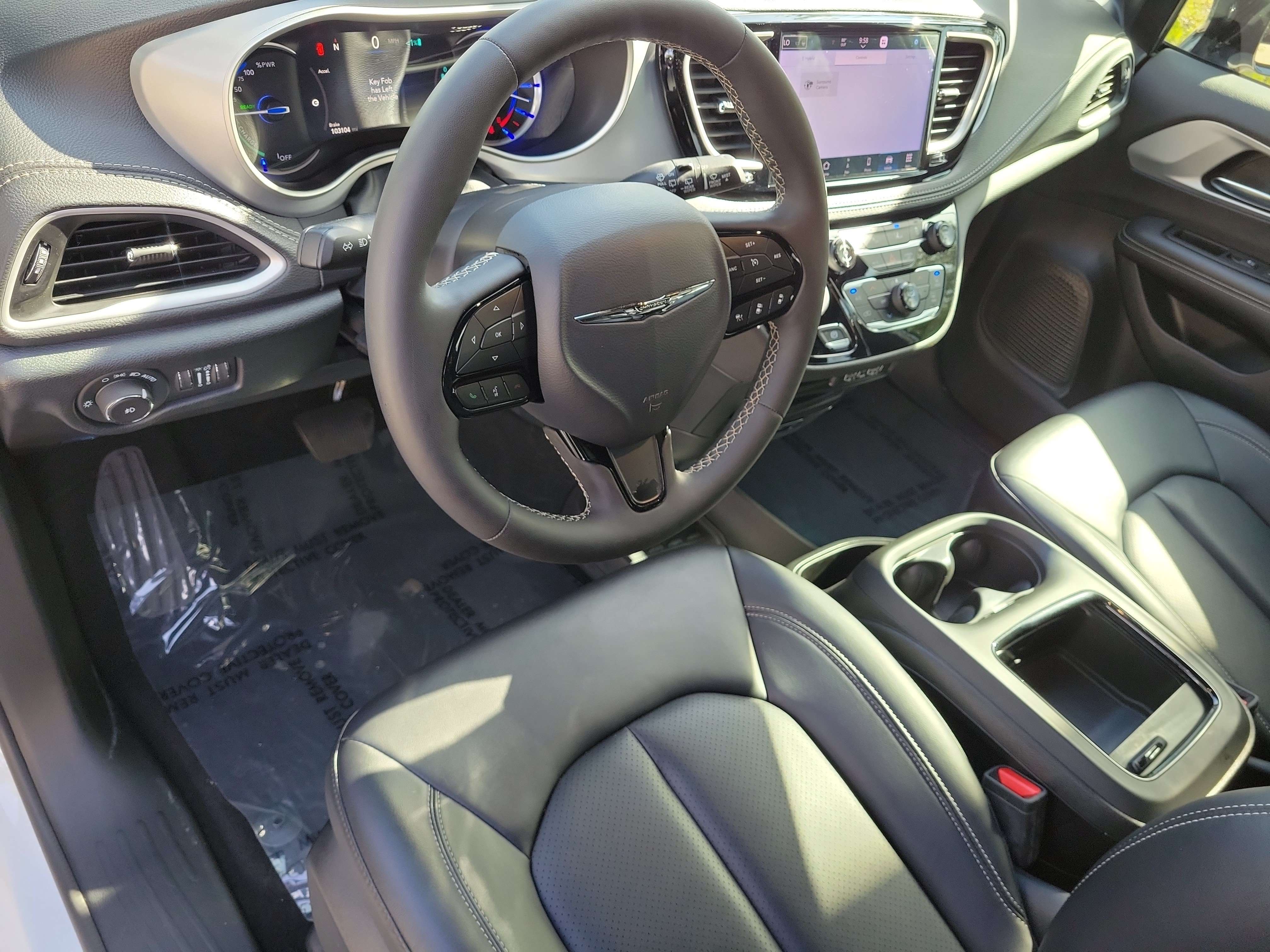 Used 2024 Chrysler Pacifica Limited FWD image 14