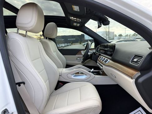 Used 2025 Mercedes-Benz GLS 450 4MATIC image 22